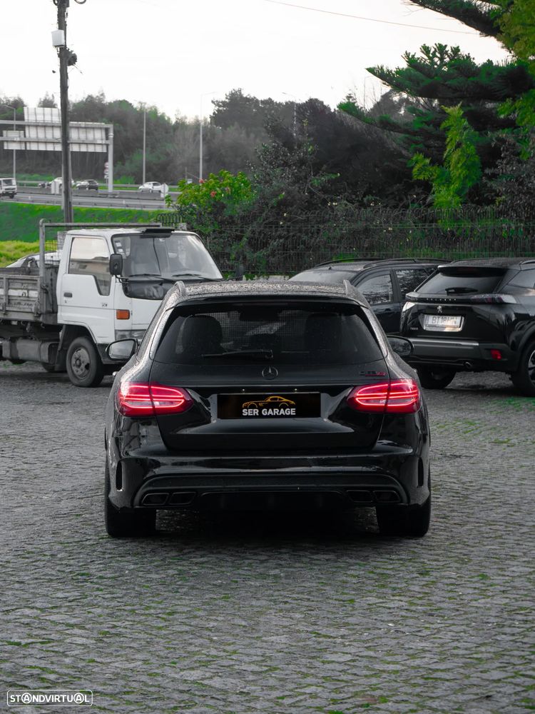 Mercedes-Benz C 63 AMG S - 35