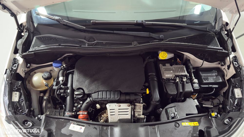 Peugeot 2008 1.2 PureTech Style - 27