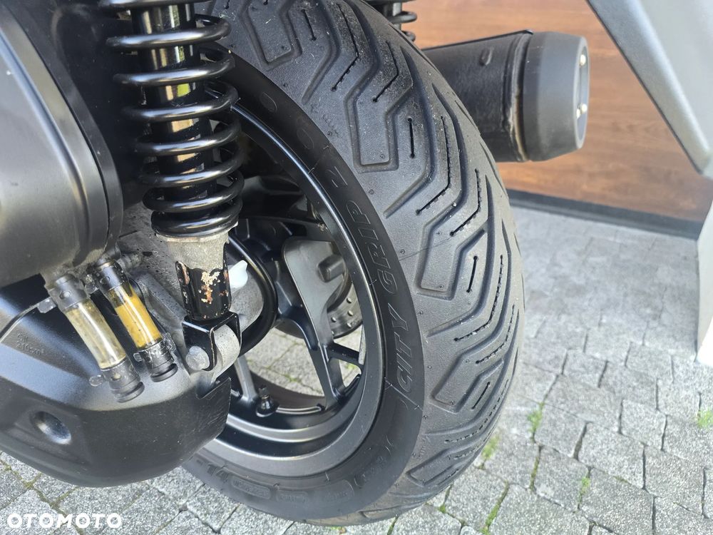 Yamaha X-max - 33