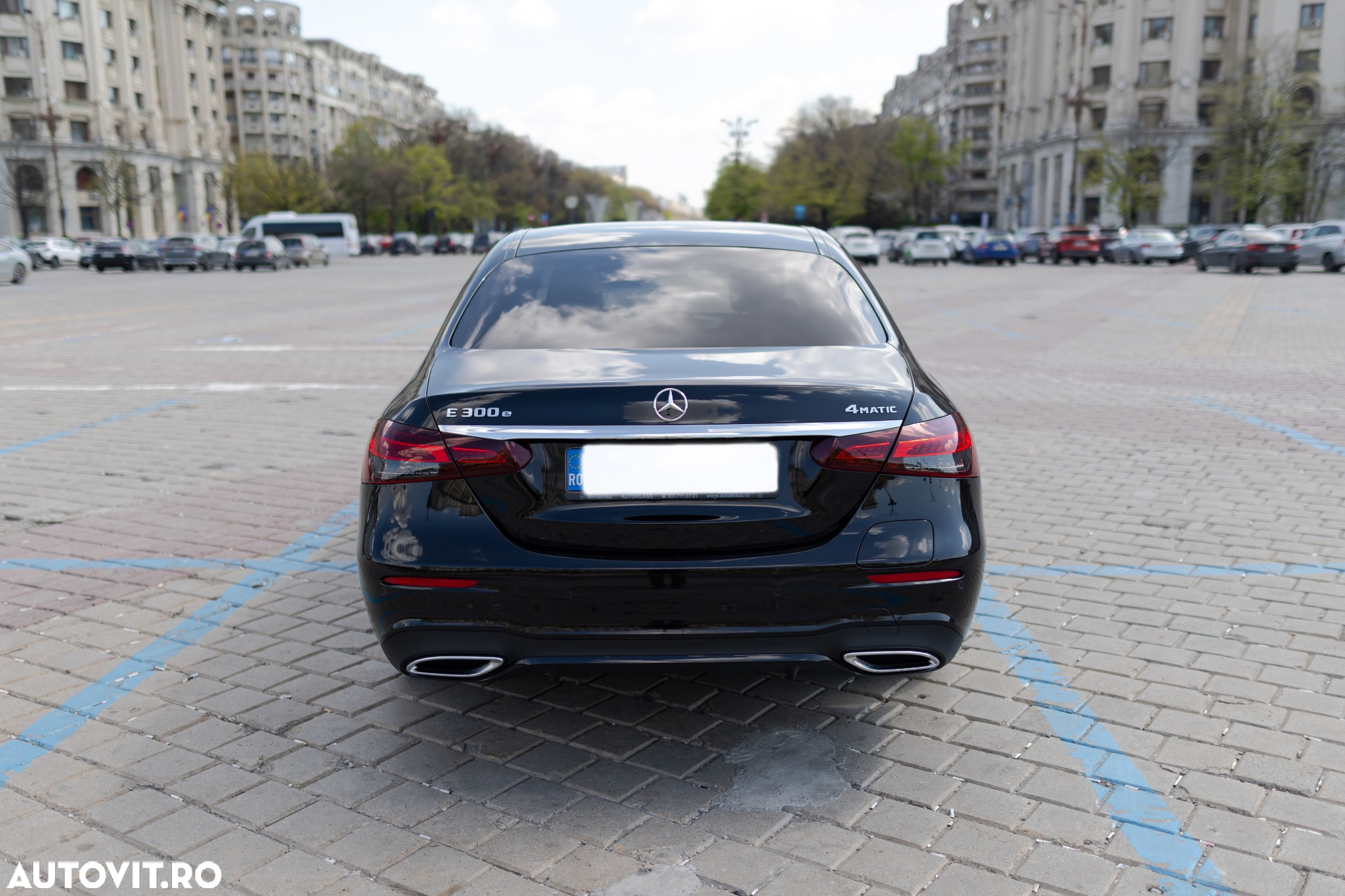 Mercedes-Benz E 300 9G-TRONIC AMG Line - 7