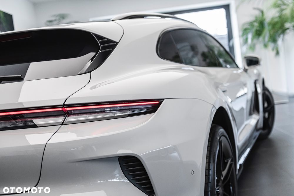 Porsche Taycan - 9