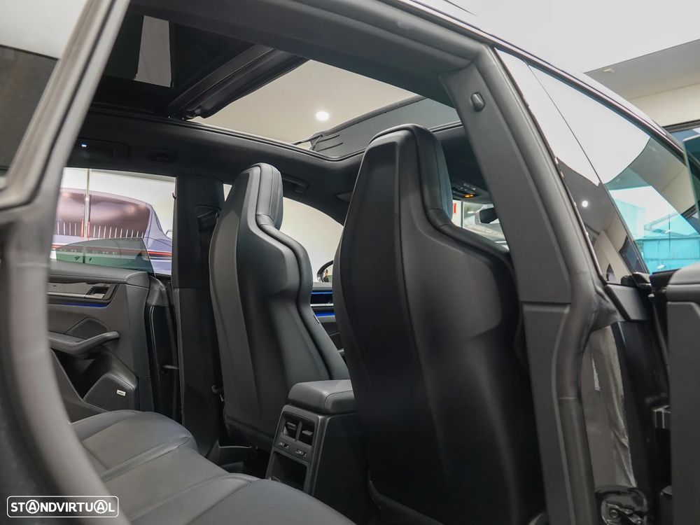 Porsche Macan Electric 4 - 34