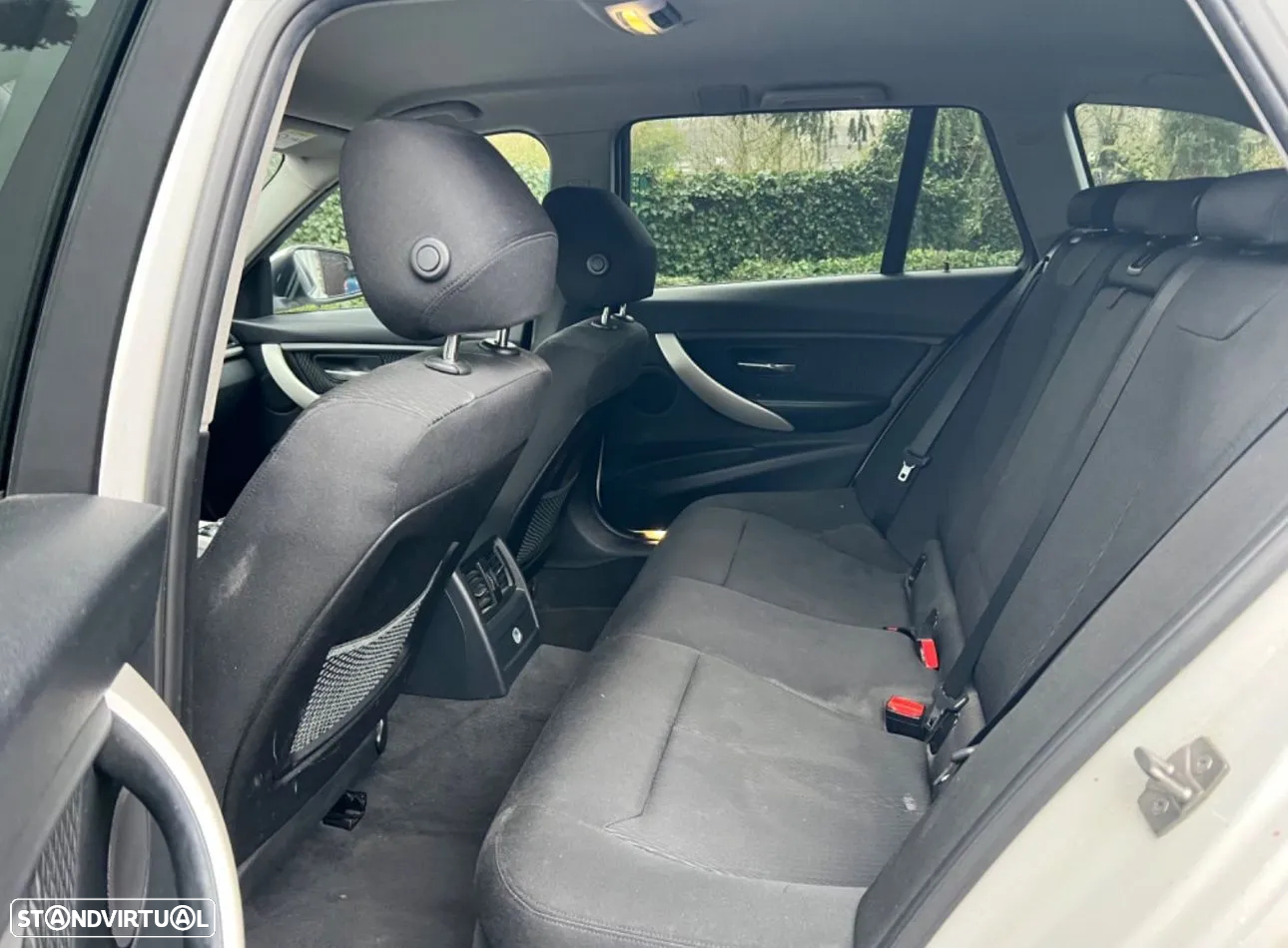 BMW 320 d Touring Aut. Efficient Dynamics Edition - 11