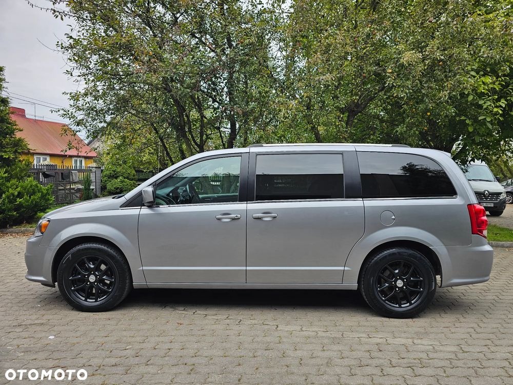 Dodge Grand Caravan - 4