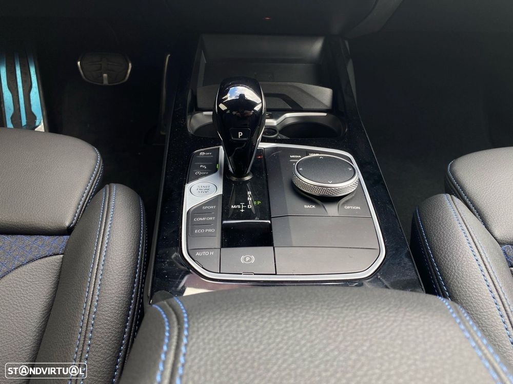 BMW 116 d Pack Desportivo M Auto - 13