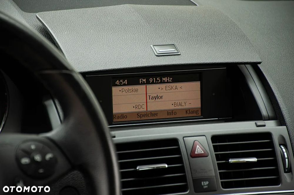 Mercedes-Benz Klasa C 180 CGI Automatik BlueEFFICIENCY Elegance - 34