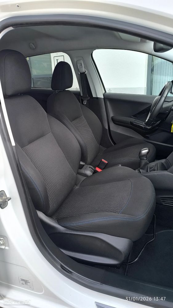 Peugeot 208 1.2 PureTech Style - 45