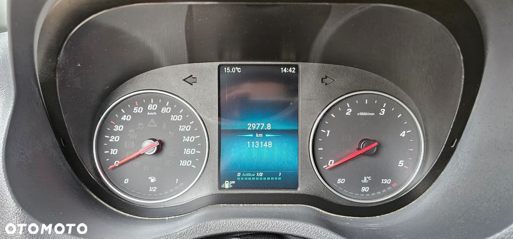 Mercedes-Benz Sprinter - 13