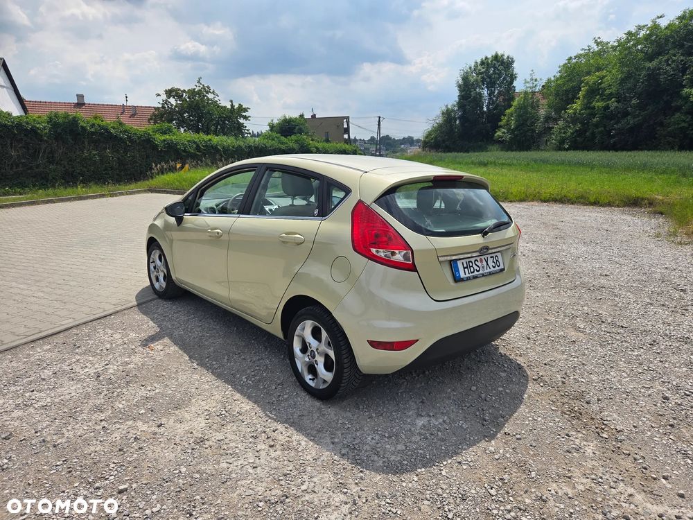 Ford Fiesta 1.3 Ghia - 6