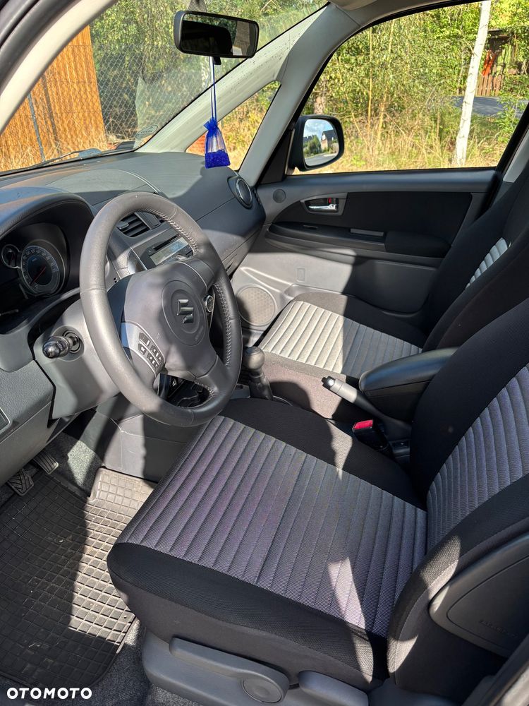 Suzuki SX4 1.6 Comfort - 11