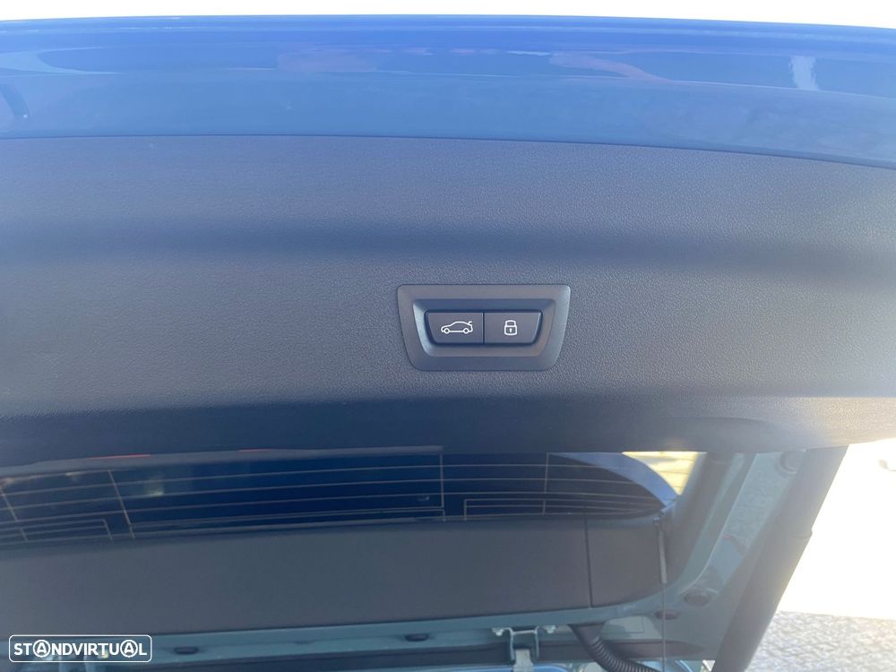 BMW iX1 eDrive20 Pack Desportivo M - 13