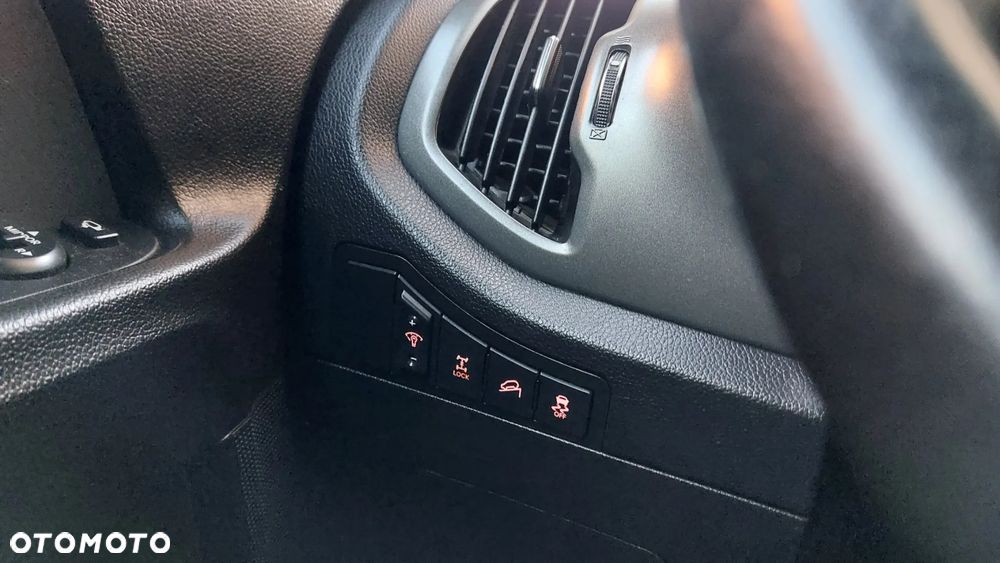 Kia Sportage 2.0 CRDI 4WD Dream-Team Edition - 26