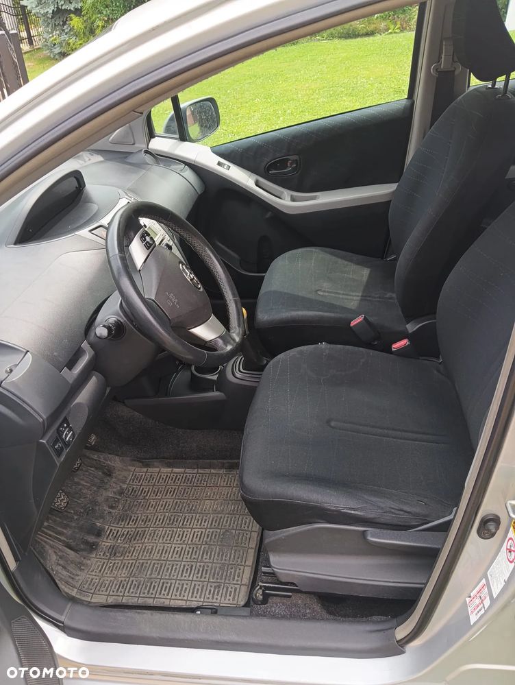 Toyota Yaris - 2