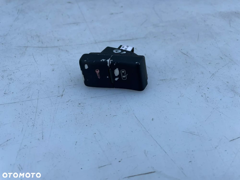 PRZEŁĄCZNIK CENTRALNEGO ZAMKA AUDI A3 8P 3D 8P1962107 - 1