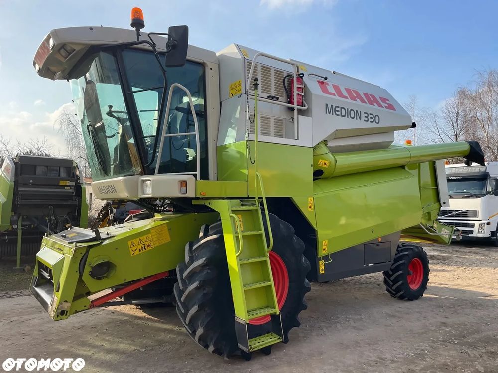 Claas Medion 330 - 2