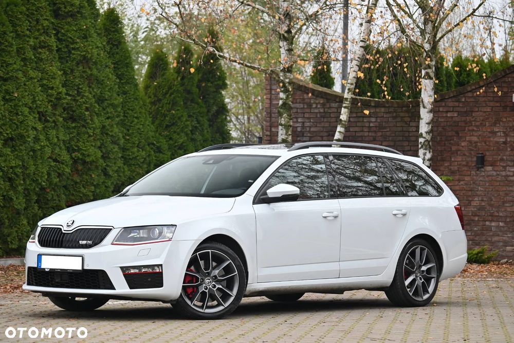 Skoda Octavia Combi 2.0 TDI DSG RS - 4