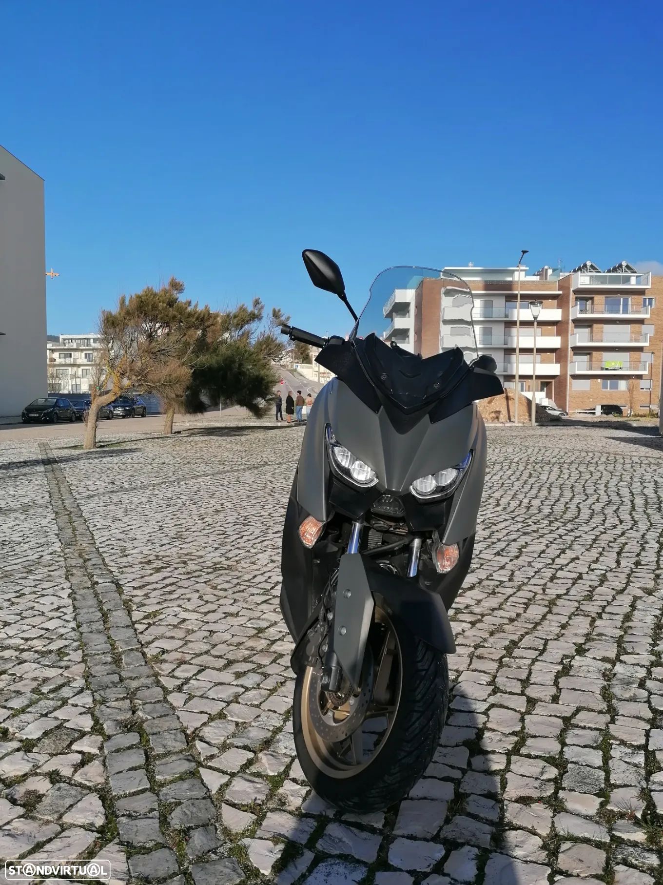 Yamaha X-Max - 1