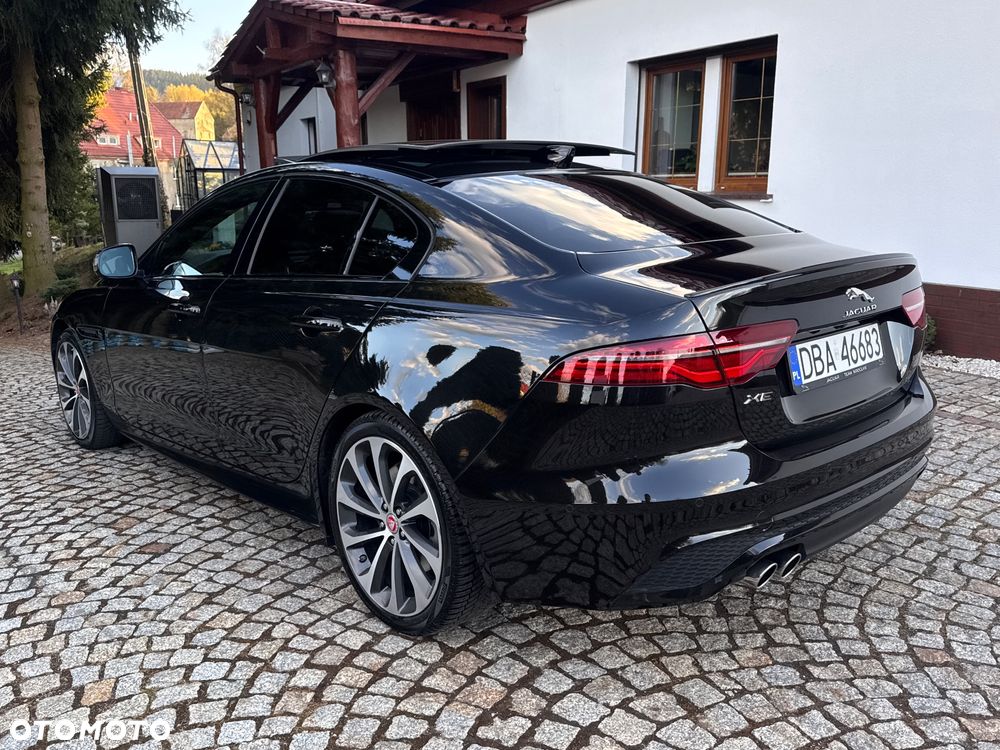 Jaguar XE 2.0 D180 AWD R-Dynamic HSE - 14