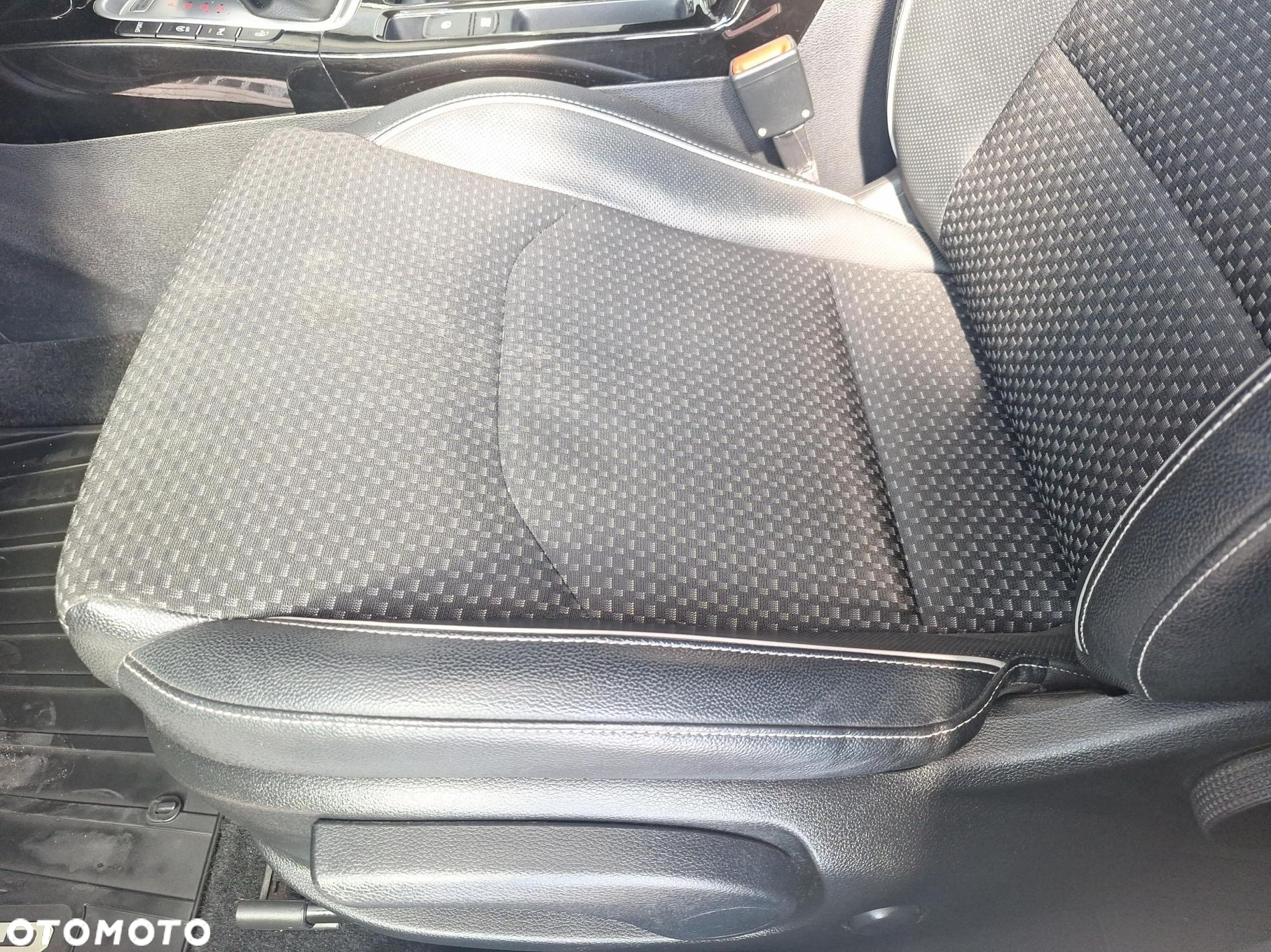 Kia Ceed - 4