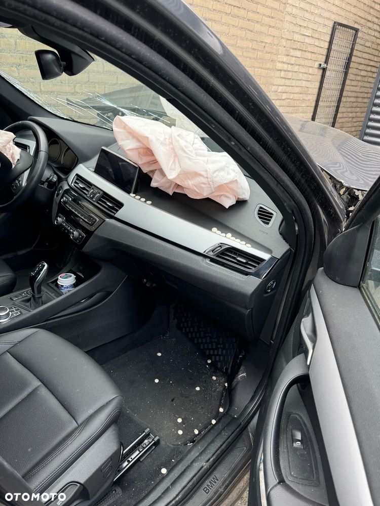 BMW X1 sDrive18i - 11