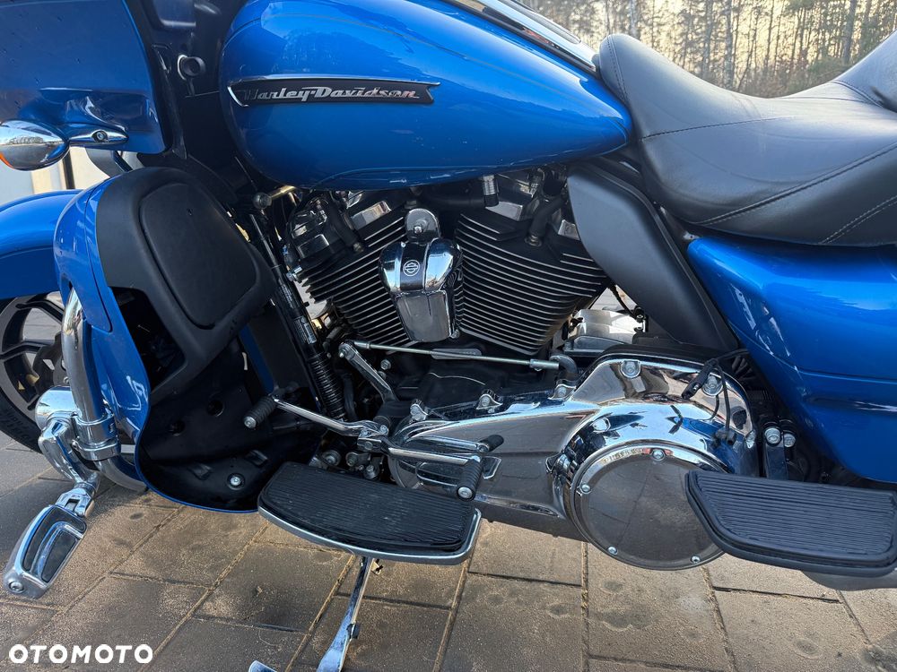 Harley-Davidson Touring Road Glide - 2