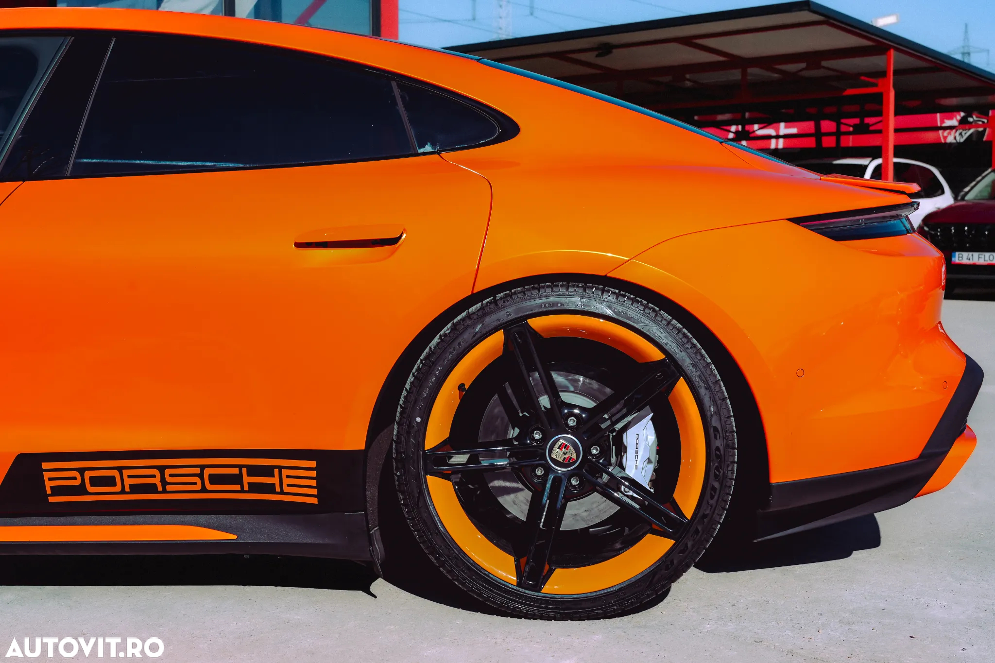 Porsche Taycan - 11