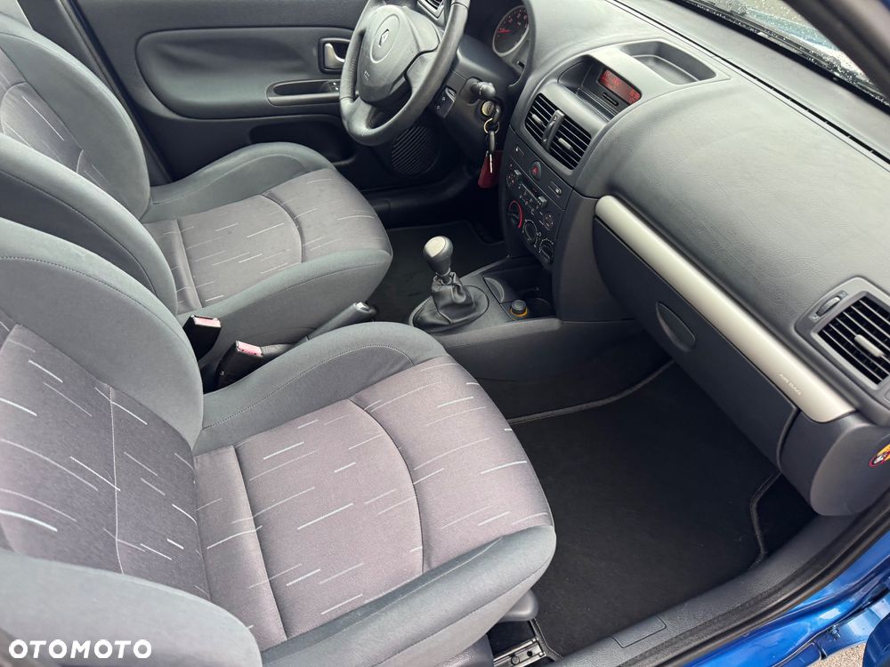 Renault Clio 1.2 16V Confort Authentique - 13