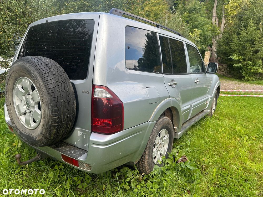 Mitsubishi Pajero - 4
