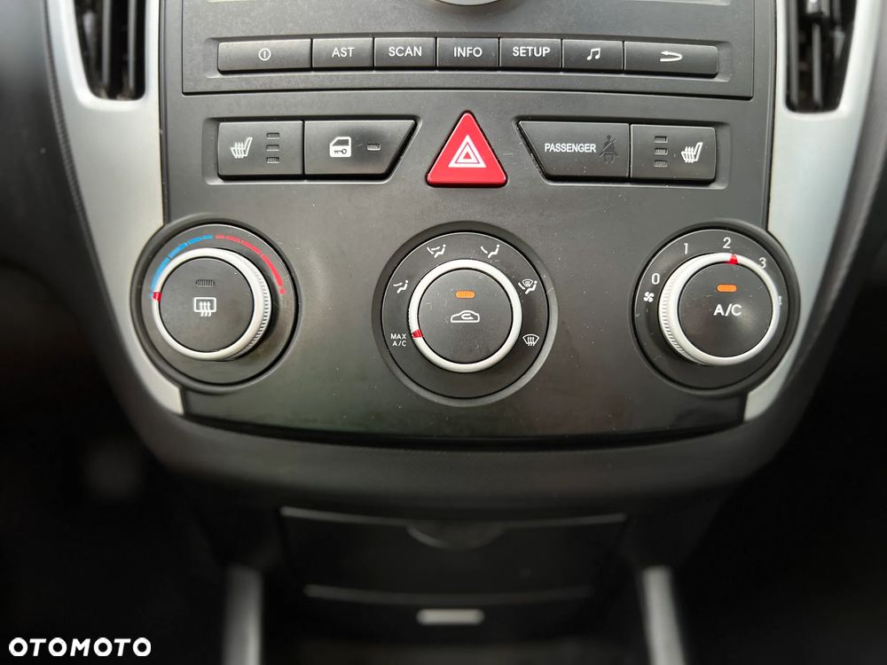 Kia Ceed - 22
