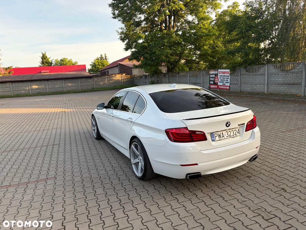 BMW Seria 5 550i - 2