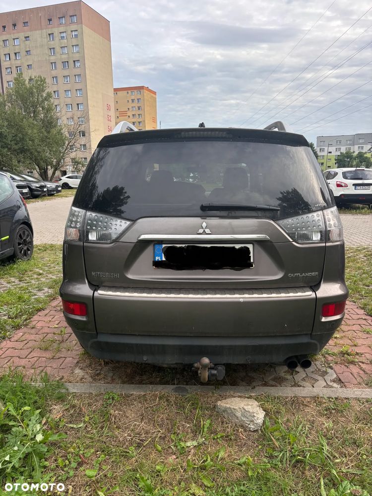 Mitsubishi Outlander 2.0 DID Instyle - 3