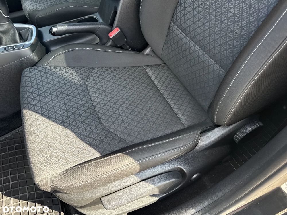 Kia Ceed 1.4 L - 12