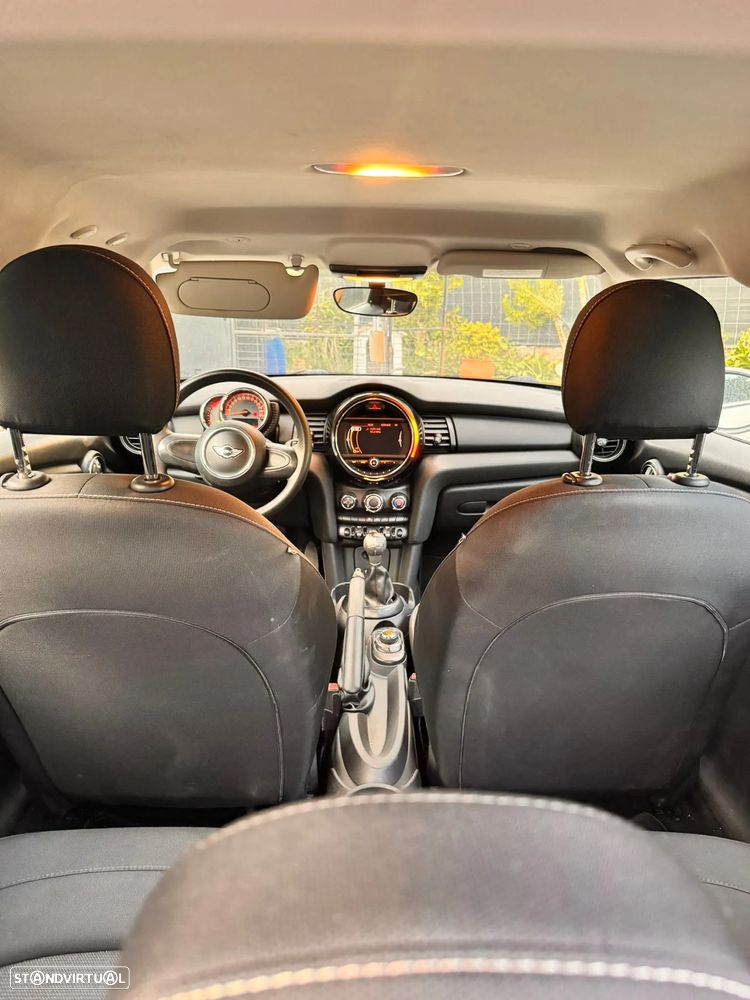 MINI 5 Portas Cooper D - 9