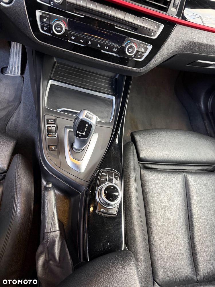 BMW Seria 1 120d xDrive M Sport Shadow sport - 24