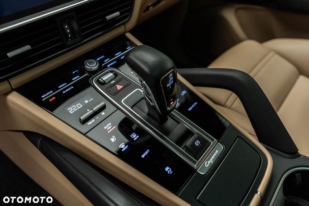 Porsche Cayenne Standard - 21