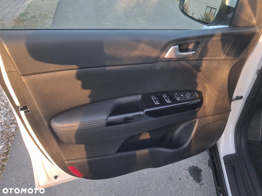 Kia Sportage 1.6 CRDI 2WD Eco-Dynamics+ (48V M-H) Black Edition - 22