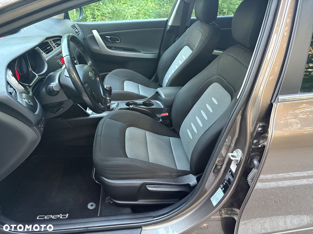 Kia Ceed 1.6 GDI L Business Line - 18