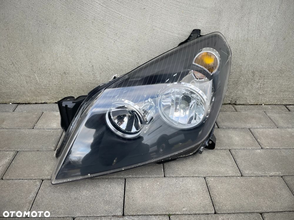 LAMPA PRZEDNIA LEWA OPEL ASTRA H  2004-2007 - 1