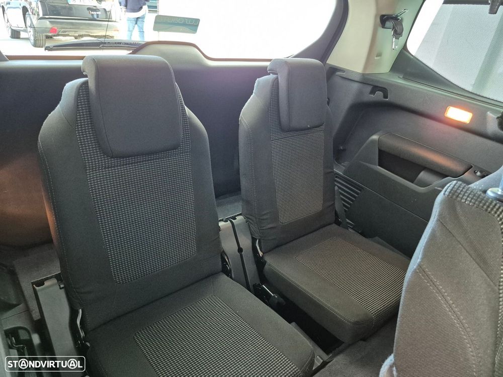 Peugeot 5008 1.6 HDi Executive JLL17 - 26