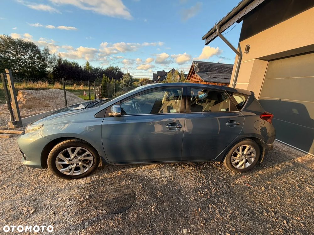 Toyota Auris - 10