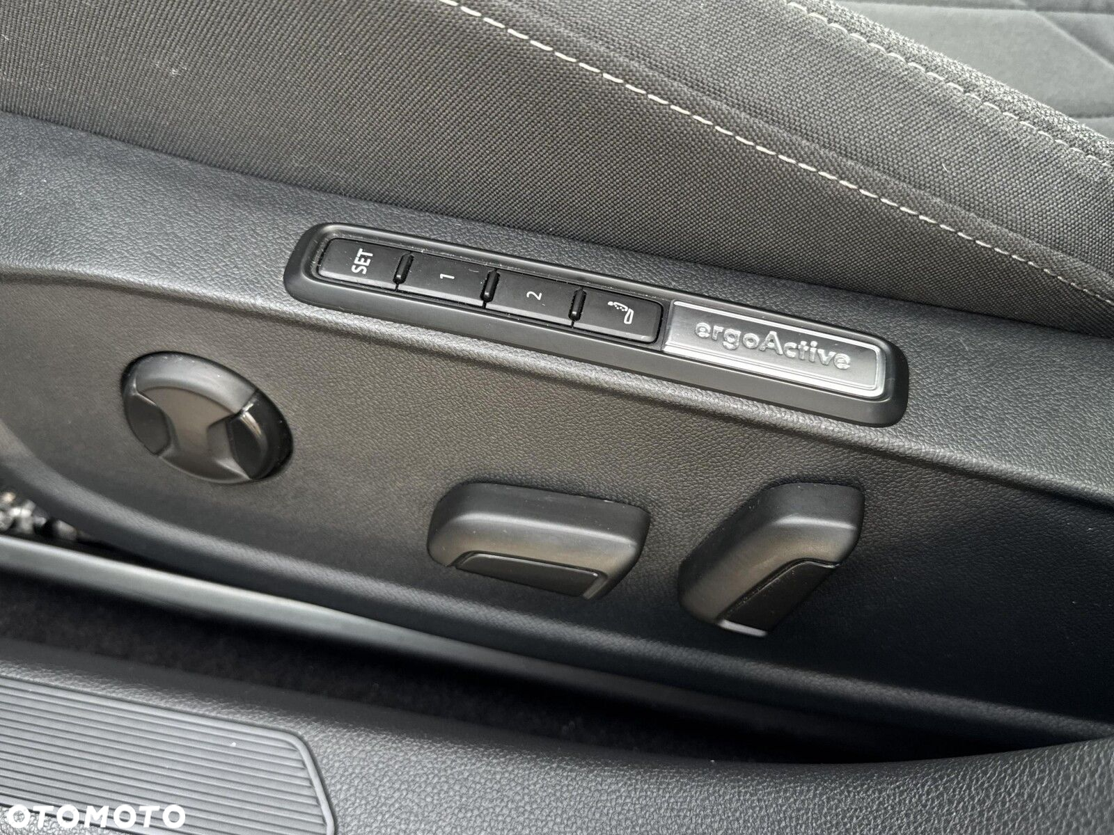 Volkswagen Golf - 14