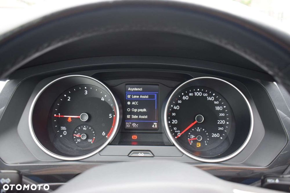 Volkswagen Tiguan - 30