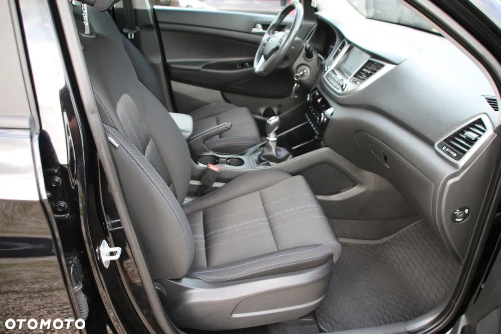Hyundai Tucson blue 1.6 GDi 2WD Navi - 19