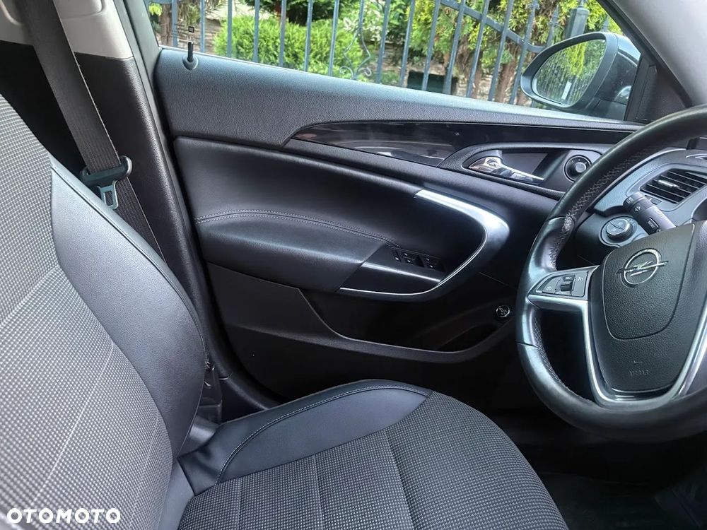 Opel Insignia 1.4 T Cosmo S&S - 24