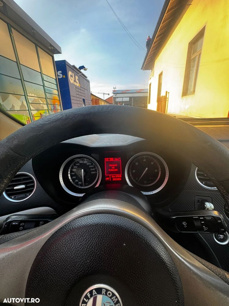 Alfa Romeo 159 1.9 Multijet Distinctive - 6