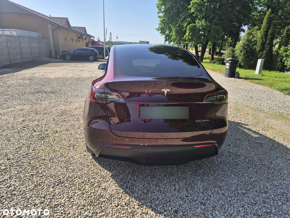 Tesla Model Y - 5