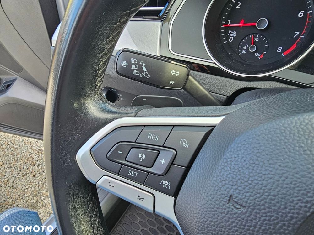 Volkswagen Passat - 22