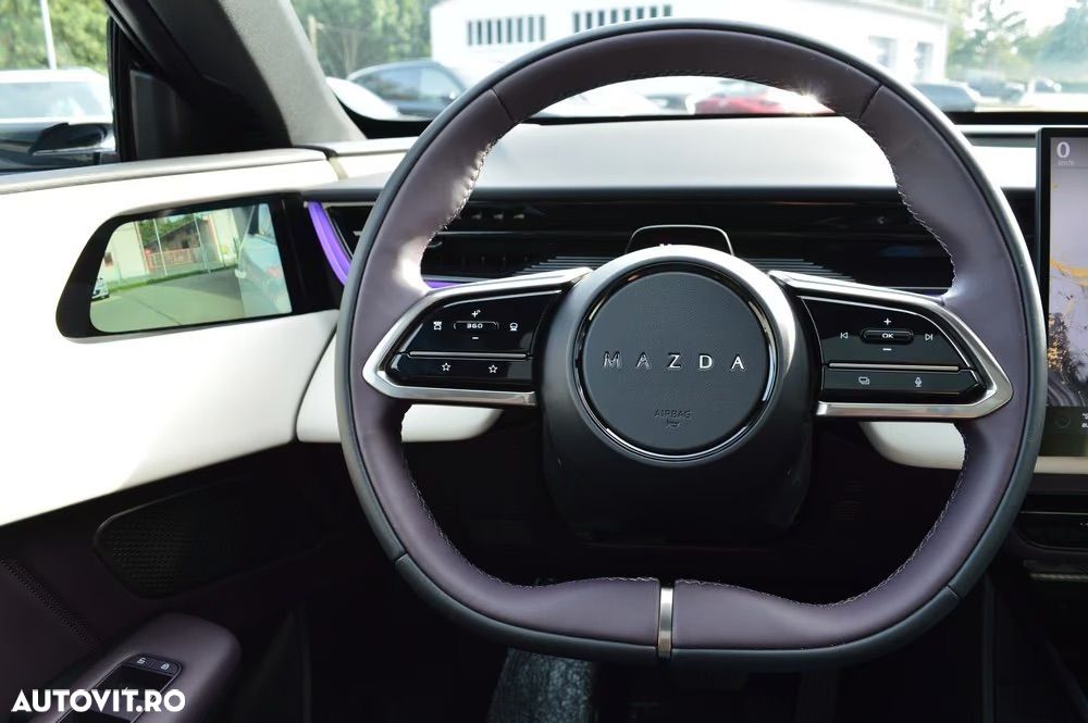Mazda CX-6e - 14