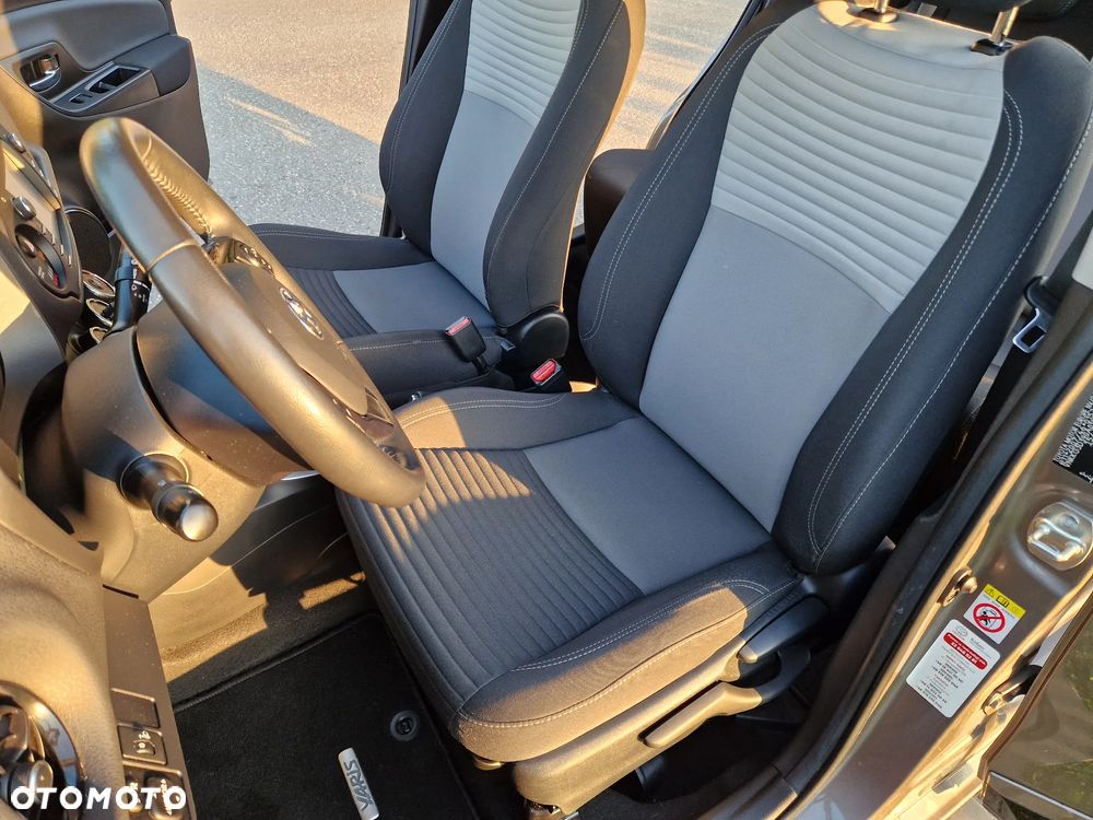 Toyota Yaris - 22