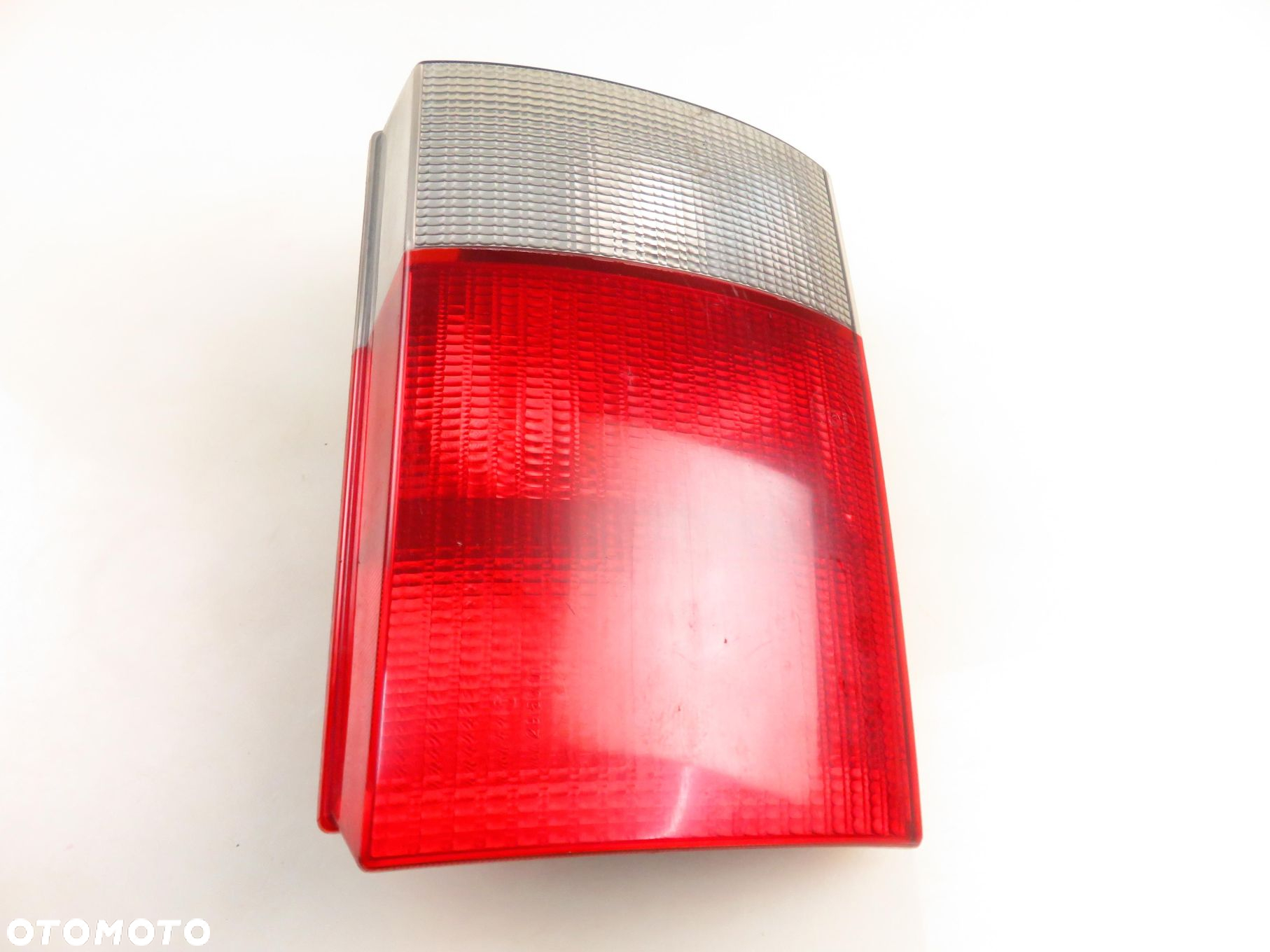 LAMPA LEWA TYLNA KLAPA AUDI 80 B4 8A0945093J - 10